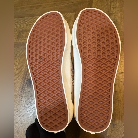Vans Cream Floral Sneakers - Picture 4 of 12